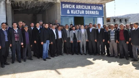 Sincik Kaymakamı Arıcılara Destek Verdi