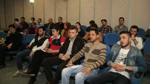 Kemal Öztürk'ten Gençlere Siyaset Eğitimi