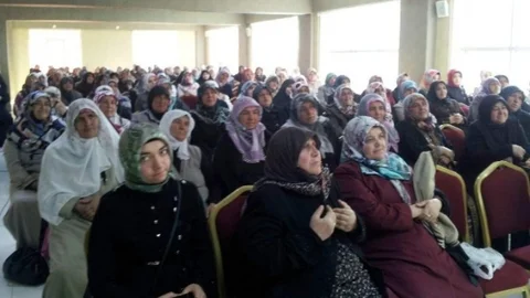 Kadışehri'nde Bayanlara Konferans Düzenlendi