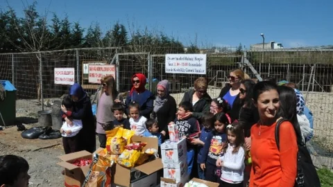 Akçakoca'da Öğrencilerden Hayvanlara Destek