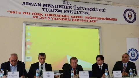 Kuşadası'nda Turizm Sempozyumu Gerçekleşti