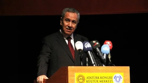 Bülent Arınç Koalisyonları Değerlendirdi
