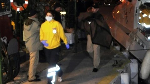 Muğla'da Kayalıklarda Mahsur Kalan Sığınmacılar Kurtarıldı