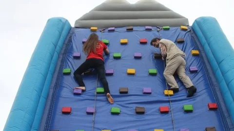 Ayvalık'ta 23 Nisan Coşkusu