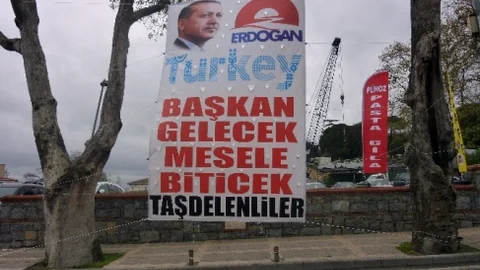 Gençlerden Erdoğan'a Destek Pankartı