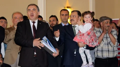 İzmir'de Eroğlu'ndan Açılım Mesajı