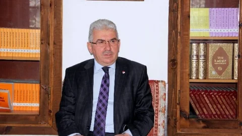 Ahmet Siyahi Türbesi Yoğun Ziyaret Alıyor