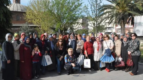 Manisa'da Kadınlara Tarih Turu Düzenlendi