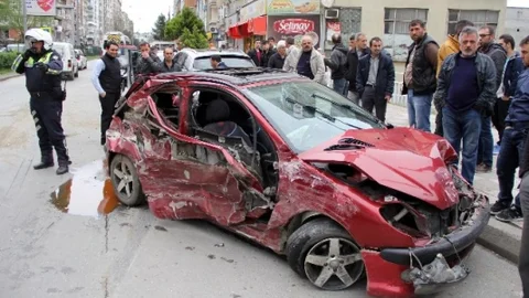 Samsun'da Ehliyetsiz Sürücü Kaza Yaptı
