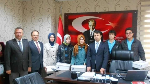 Başarılı Öğrenciler Kütahya'da Ödüllendirildi
