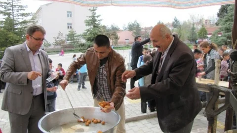 Kütahya'da Öğrencilere Lokma İkramı
