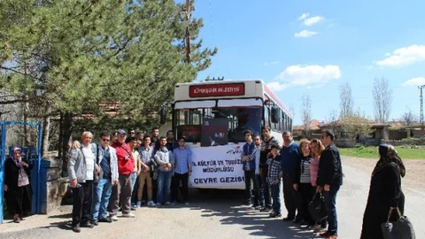Kayseri'de Öğrenciler Tarihi Mekanları Ziyaret Etti