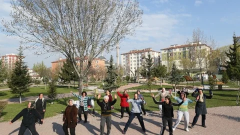 Büyükşehir'de Sabah Sporları Devam Ediyor