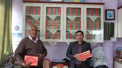 Yavuzeli'nde Kuran Dağıtımı Projesi