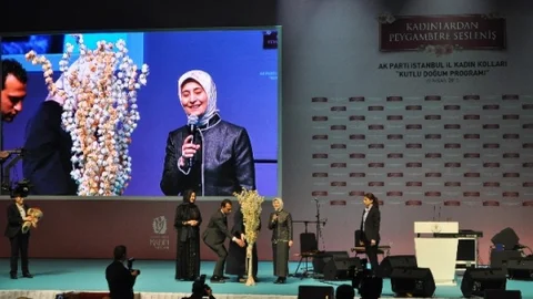 Sare Davutoğlu'ndan İnsanlık Onuru Vurgusu