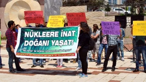 Aydın'da Öğrenciler Nükleer Yatırımlara Tepki Gösterdi