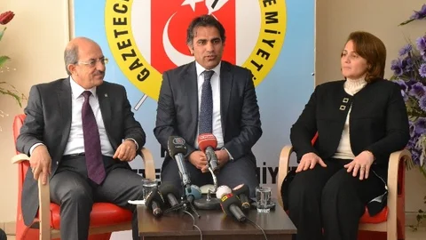 AK Parti Adayları Kayseri'de Gazetecileri Ziyaret Etti