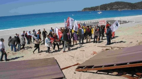 Ölüdeniz'de Çevre Eylemi Gerçekleşti