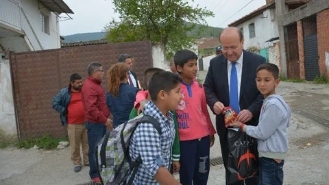 Efeler'de Başkan'a Çocuklardan İlgi