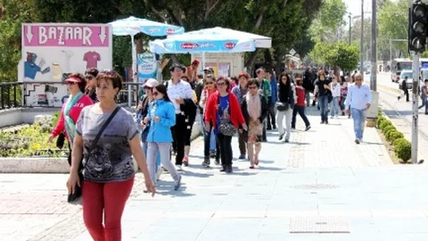 Antalya'da Seçim Vaatleri Değerlendirildi