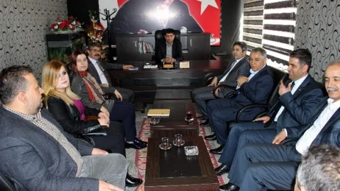 AK Parti'den Gazetecilere Ziyaret