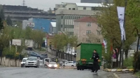 Ümraniye'de Güvenlik Görevlisi Kriz Geçirdi