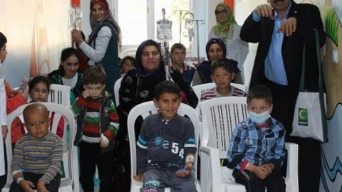 Yeşilay Şanlıurfa'da Hasta Çocukları Ziyaret Etti