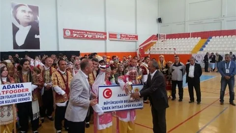 Adana'da Türk Halk Oyunları Başarısı