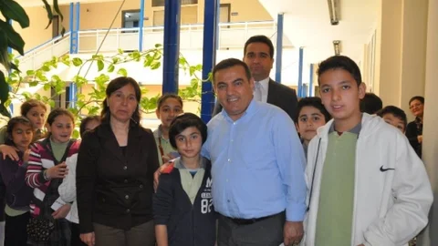 Kuşadası'nda Öğrencilerden Belediye Turu