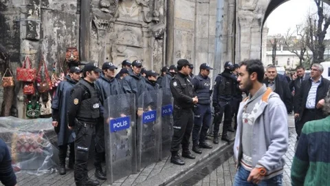 Kapalıçarşı Esnafı Dükkanlarını Boşaltıyor