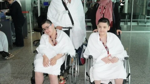Bursalı İki Kardeş Umreye Gitti