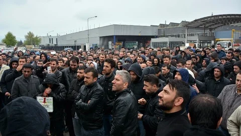 Renault İşçileri Sendikalarına Tepkili