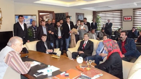 HDP Adaylarından Çat'ta Ziyaret