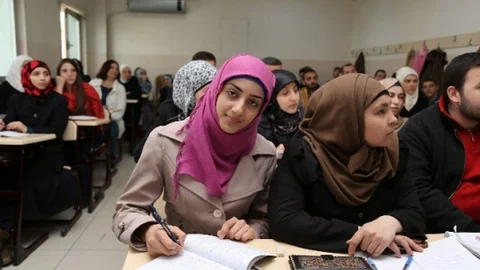 Şahinbey'de Suriyelilere Türkçe Eğitimi