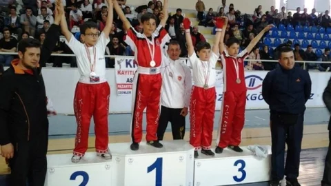 Küçükçocuk Kick Boks Takımı Başarıyla Döndü