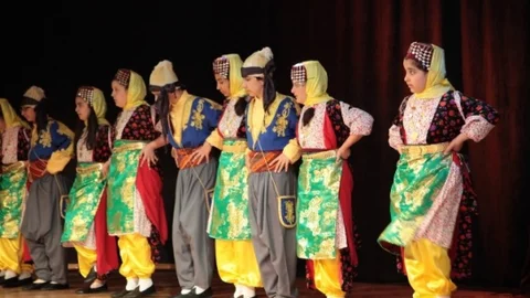 Küçükçekmece'de Renkli Çocuk Şenliği Başladı