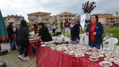 Ayvalık'ta 23 Nisan Coşkusu