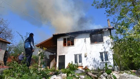 Alaçam'da Evde Yangın Çıktı