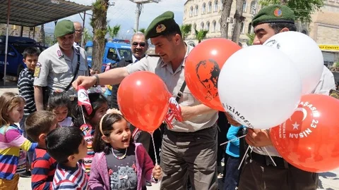 Erdemli'de 23 Nisan Coşkusu