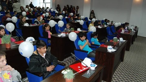 Edremit'te Çocuk Meclisi Toplandı