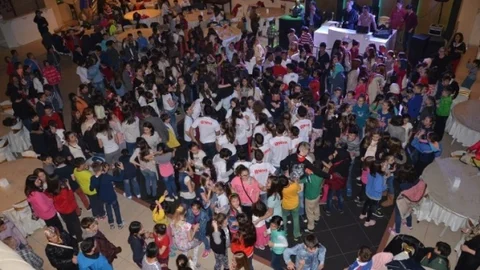 Farklı Dillerle Bayram Coşkusu