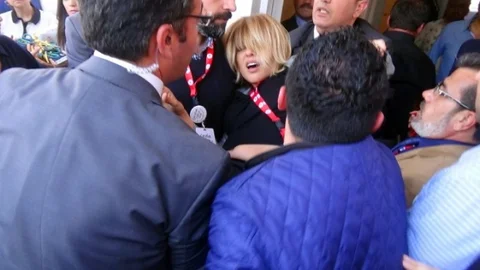 Gülben Ergen Mersin'de Fenalık Geçirdi