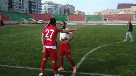 Sivas'ta Saklanan Futbolcu Kötü Haber Aldı