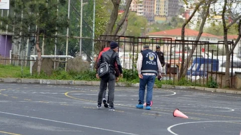 Eyüp'te Lisede Pompalı Tüfekli Saldırı