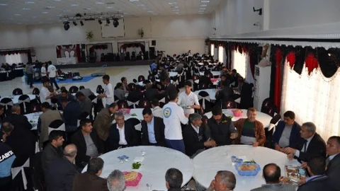 Siverek Belediyesi Çalışanları Yemekte Buluştu