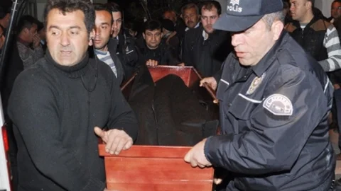 Aksaray'da Genç İntihar Etti