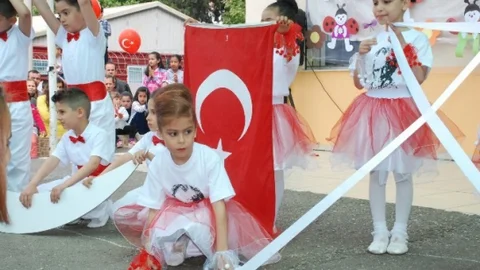Dervişler İlkokulu'nda Coşkulu 23 Nisan Kutlaması