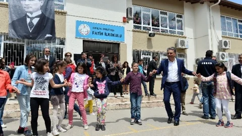 Muratpaşa'da 23 Nisan Coşkusu