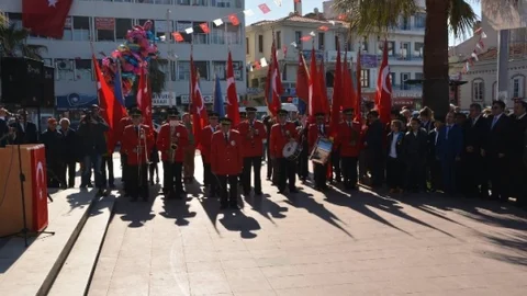 Ayvalık'ta 23 Nisan Bayramı Kutlandı