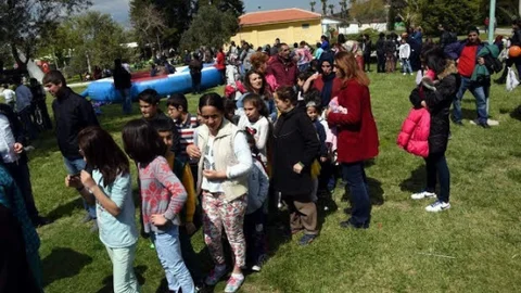 Aliağa'da Şişme Oyun Parkı Kuruldu